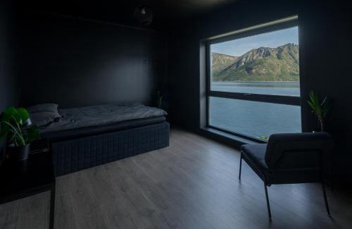 Botnhamn Villa | Polar Panorama Lodge