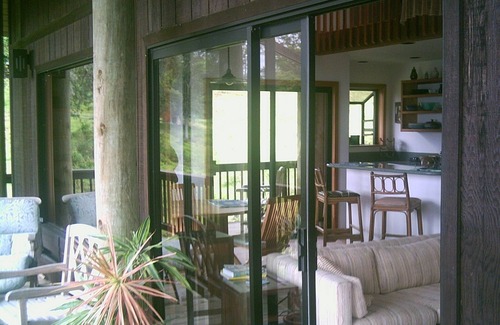 Holualoa House | Pole House On Wooded Estate With Fabulous Coastline And Mountain Views