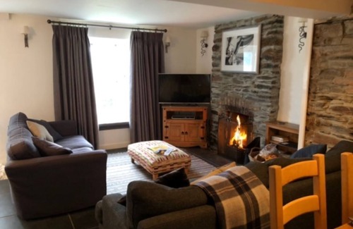 Port Isaac Cottage | Polgarth, Port Isaac - a stunning cottage, sleeps 6 + parking and welcomes dogs