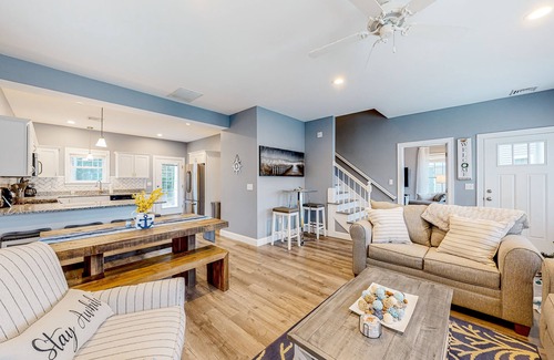 Arundel Cottage | Polished home near the Kennebunks with pool, gym & game room