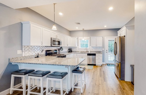 Arundel Cottage | Polished home near the Kennebunks with pool, gym & game room