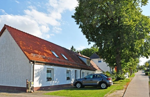 Samtens Apartment | Pommernhof vacation apartment with terrace on the ground floor - Ferienwohnungen auf dem Pommernhof