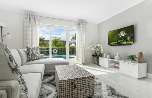 Pompano Beach Apartment | Pompano Jumbo - Sleeps 16 & priv pool