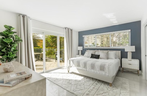 Pompano Beach Apartment | Pompano Jumbo - Sleeps 16 & priv pool