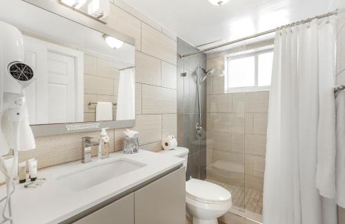 Pompano Beach Apartment | Pompano Jumbo - Sleeps 16 & priv pool