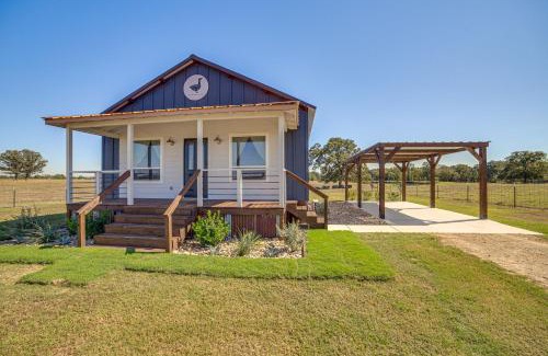 Van House | Pond and Grazing Cattle! Rural Getaway Near Van