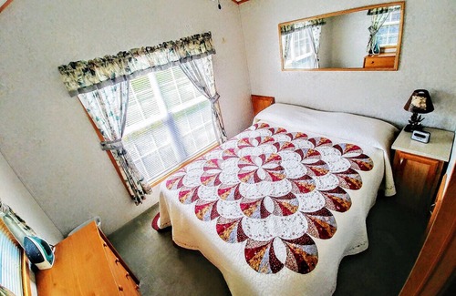 Hill City Cabin | Ponderosa Cabin: Cabins @ Creekside #4