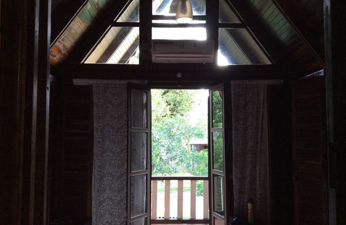 Pontal do Sul House | Pontal do Sul - Cozy Swiss-style Chalet. Pets are welcome.