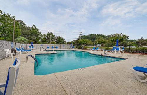 Garden City Apartment | Pool Access and 2 Mi to Ocean Myrtle Beach Condo!