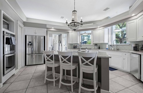 Glenlake House | Pool + Cabana + Amazing Views - Picturesque Point