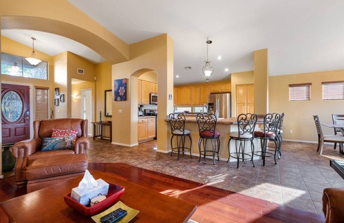 Gold Canyon House | Pool |Gold Canyon |Views of Superstition Mountain |FirePit| Hiking |Golf |Zipline |Unique Experience