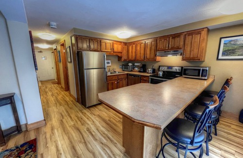 Crested Butte Condo | Pool! Great Rates, Hot Tub, Game Room, On the Shuttle Route!