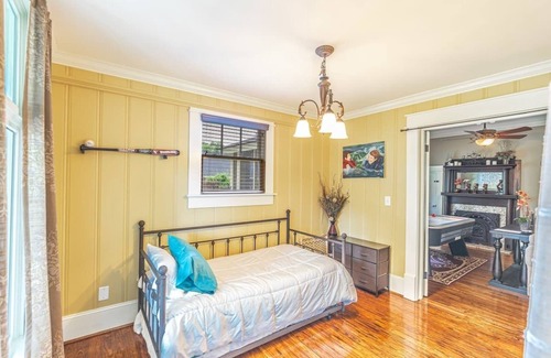 Terry Sanford House | *POOL, HOT TUB, ARCADE, THEATRE ROOM* Sleeps 18+!