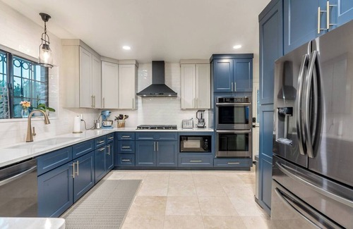 Sam Hughes House | Pool & Hot tub! Sam Hughes University Lux!Walkable