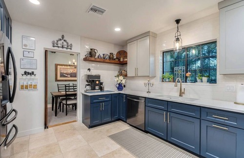 Sam Hughes House | Pool & Hot tub! Sam Hughes University Lux!Walkable