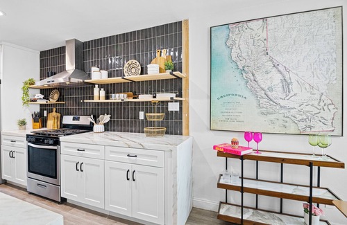 Inglewood House | Pool House Retreat near LAX, SoFi, DTLA & Beaches