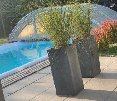 Markkleeberg House | Pool & Lake Holiday Home