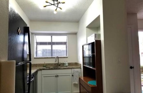 Daytona Beach House | Pool Luxury King Room4Rent in a 2BR 2.5BA Laundry