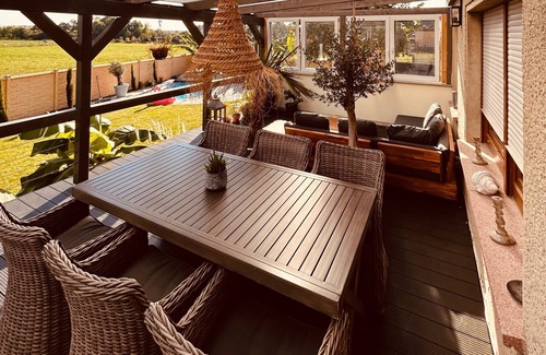 Lutherstadt Wittenberg House | Pool, sauna, fireplace and views of the countryside