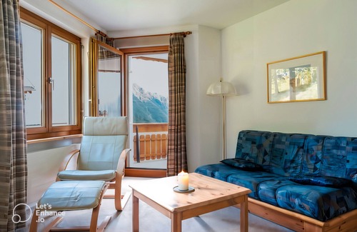Salouf Apartment | Pool + sauna Cozy Swiss Chalet Style in Salouf
