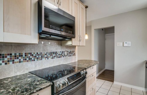 Northeast Carrollton House | Pool, Sauna & Wellness Retreat