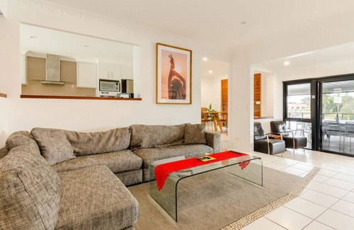 Broadbeach Waters House | Pool Table Heated Pool Private Beach
