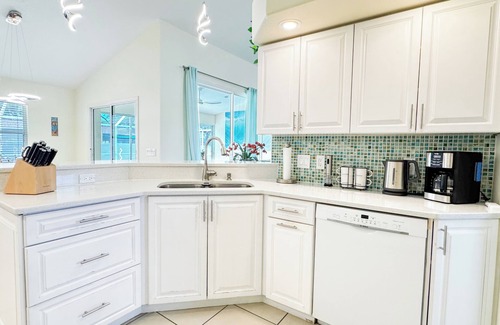 South Venice Villa | Pool Villa, 3BR/2BA, close to Manasota Beach, Siesta Key, office