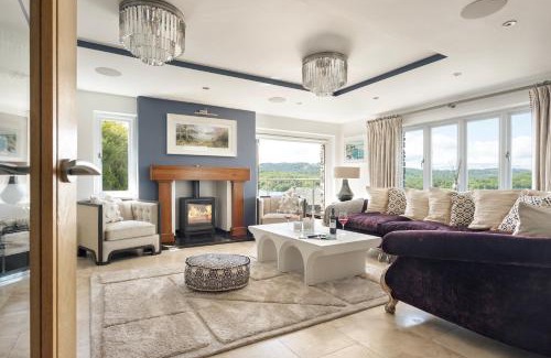 Moffat House | Poole Brae