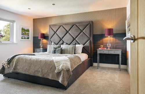 Moffat House | Poole Brae