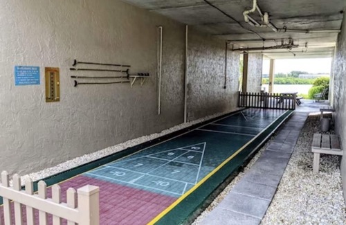 Indian Shores Condo | Poolside Bliss, Beachside Charm! 3-Min walk to Indian Shores Beach!