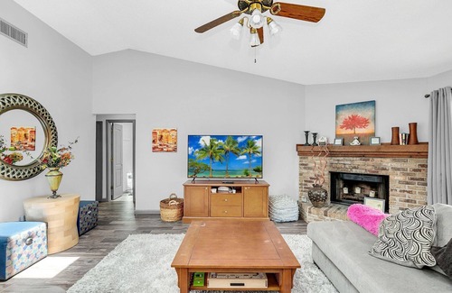 Winter Park House | Poolside Paradise in Winter Park