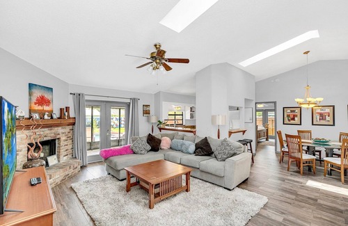 Winter Park House | Poolside Paradise in Winter Park