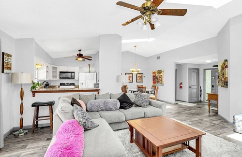 Winter Park House | Poolside Paradise in Winter Park