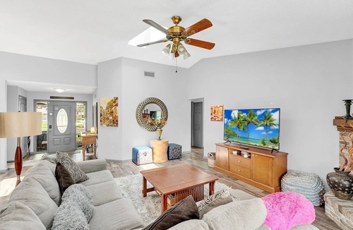 Winter Park House | Poolside Paradise in Winter Park