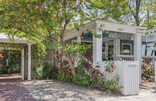 Downtown Villa | Poolside Queen Room Steps from Duval!