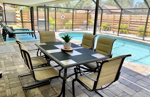 South Venice House | Poolside Retreat with heated pool-7 min to beach-2 King beds