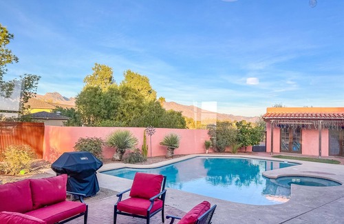Tucson Apartment | Poolside studio in the Foothills with Pool + Hot tubn