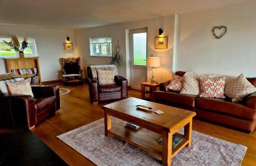 Gwehelog House | Poplars Cottage