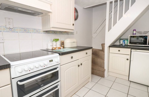 Charlton Marshall Cottage | POPPY COTTAGE, family friendly, with open fire in Charlton Marshall