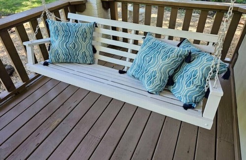 Springfield House | Porch Swing Place - Newly Renovated Charmn
