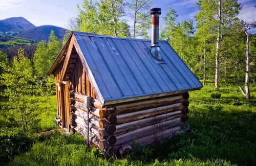 Clark Cabin | Porcupine Cabin - A Classy-Rustic Gem