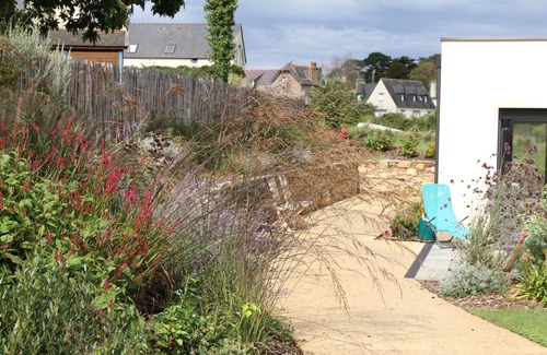 Penvenan House | Port-blanc, 5 min from the beaches, new gite 9 pl in charming garden 25 ares
