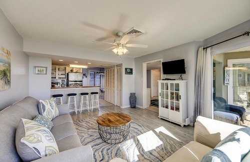Isle of Palms Apartment | Port O' Call D-103