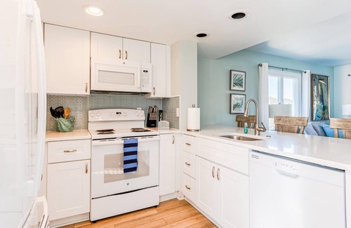 Isle of Palms Condo | Port O' Call G304 - Oceanview! Atlantic Escape!