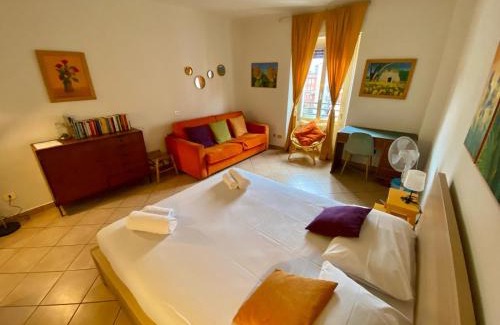 Guastalla Apartment | Porta Romana - Bright Studio 350m from M3