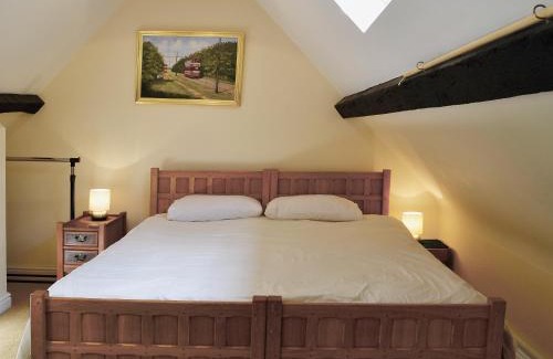 Glyndyfrdwy House | Porter's Lodge