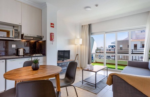 Portimao Apartment | Portimão 1BDR Paradise by LovelyStay