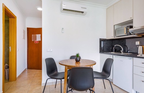 Portimao Apartment | Portimão 1BDR Paradise by LovelyStay