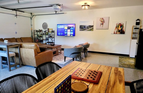 Breezy Point House | Posh Pelican House is guest favorite in quaint resort town of Breezy Point!