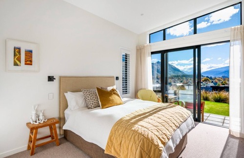 Wanaka Villa | Pounamu House Hosted by NZSIR Luxury Rental Homes